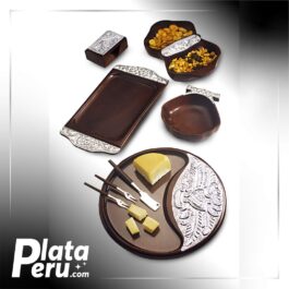 Quesera con plata repujada
